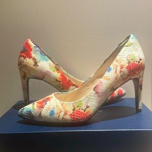 Amela Grand Pump 85mm

Never worn.  Size 9.5